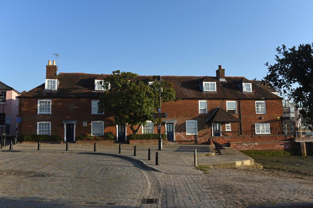 Royal Southern Yacht Club Hamble-le-Rice Exterior photo