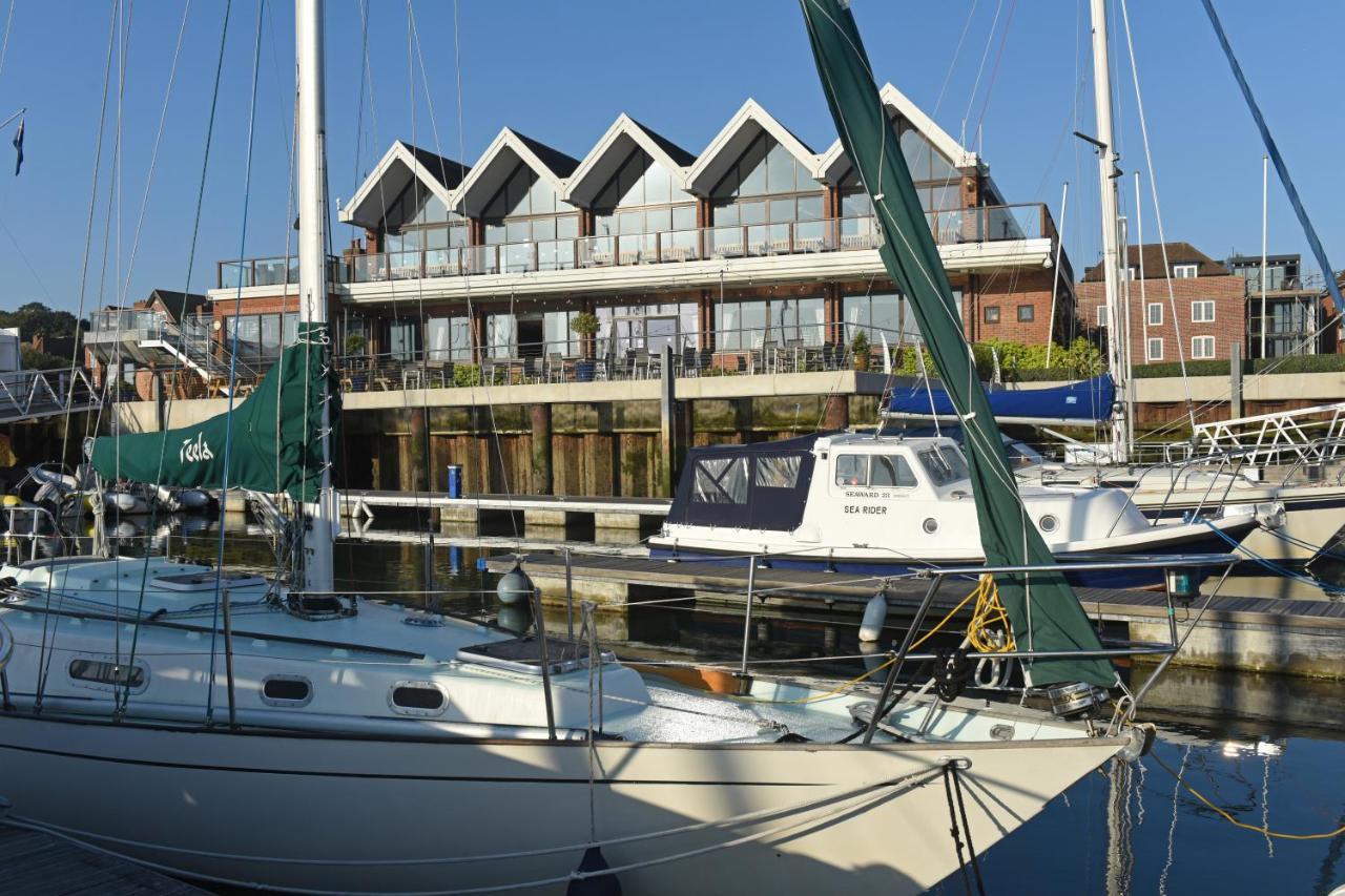 Royal Southern Yacht Club Hamble-le-Rice Exterior photo